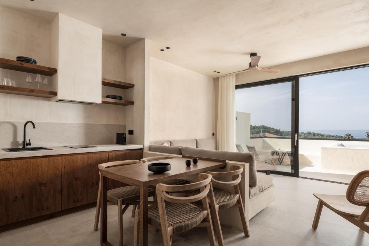 Seven Rocks Aparthotel Paliouri Exterior photo