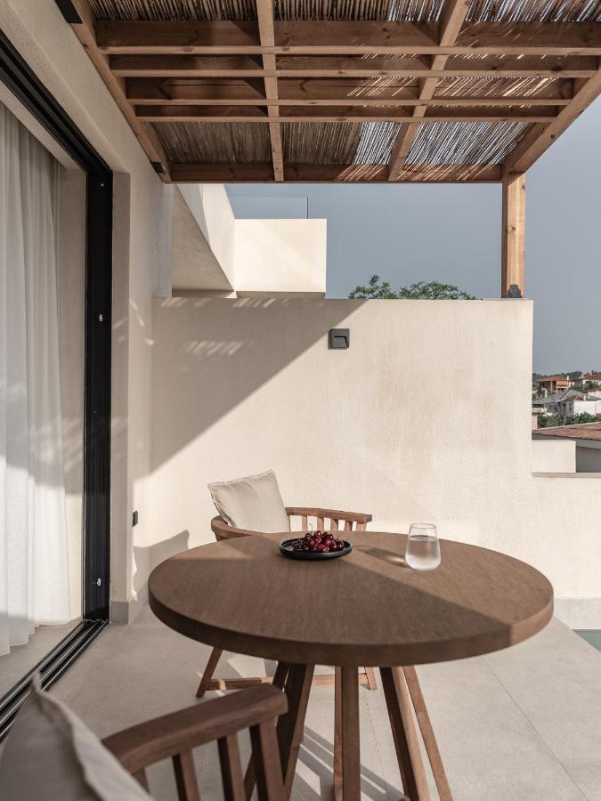 Seven Rocks Aparthotel Paliouri Exterior photo